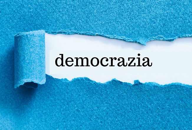 Con la scusa del virus distruggono la democrazia